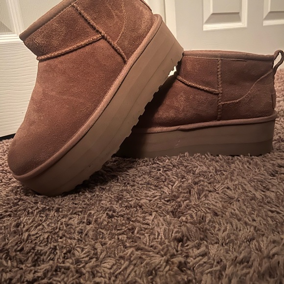 UGG platform ankle boots - Picture 2 of 6